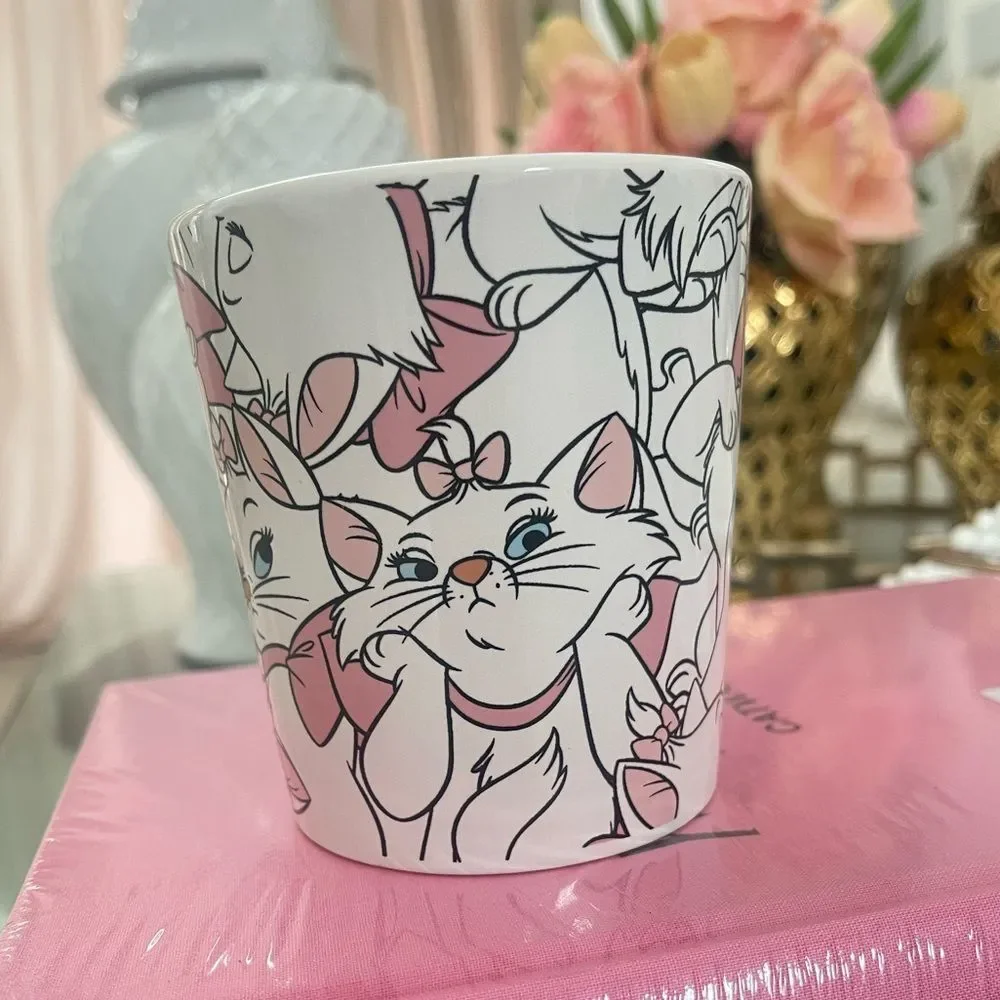 12 OZ Disney Aristocats Marie ceramic mug with an all-over print